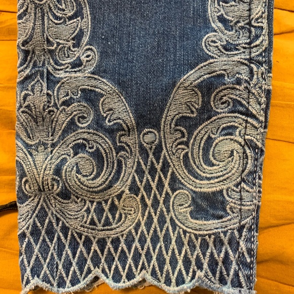 Kenzie Jeans Effortless Ankle  embroidered ankle biter size 26 - Picture 2 of 4